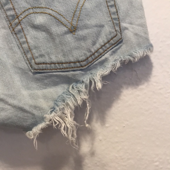 Levi’s 501 button fly jean shorts - Picture 7 of 15